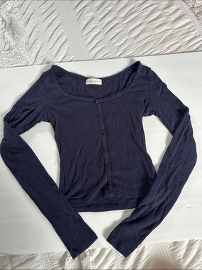 Frankee & Skylarr Ribbed Navy Button-Front Long Sleeve Top